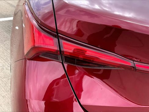 Used 2021 Toyota Avalon Limited w/ Advanced Safety Package image 29