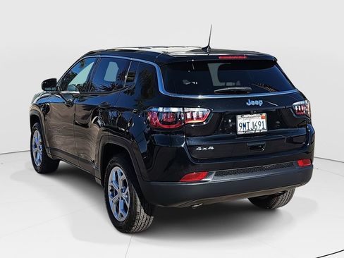 Used 2024 Jeep Compass Sport image 5