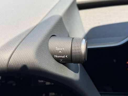 New 2026 Lexus UX 300h AWD image 27
