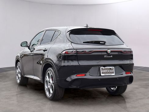 New 2025 Alfa Romeo Tonale w/ Premium Package image 7