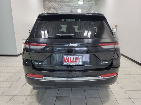 Used 2022 Jeep Grand Cherokee Limited image 5