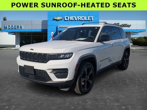Used 2023 Jeep Grand Cherokee Altitude image 1
