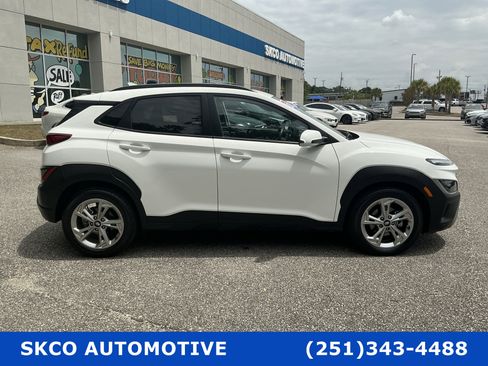 Used 2023 Hyundai Kona SEL w/ Convenience Package FWD image 6