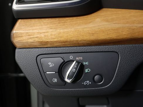 Used 2023 Audi Q5 2.0T Premium w/ Convenience Package image 26