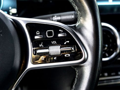 Used 2023 Mercedes-Benz GLB 250 image 20