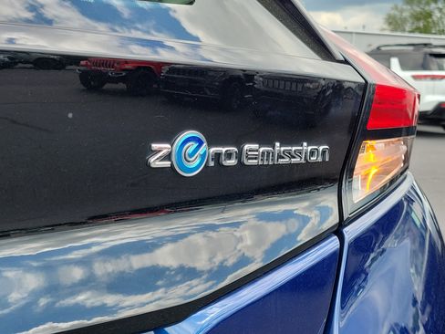 Certified 2022 Nissan Leaf SL Plus FWD image 7