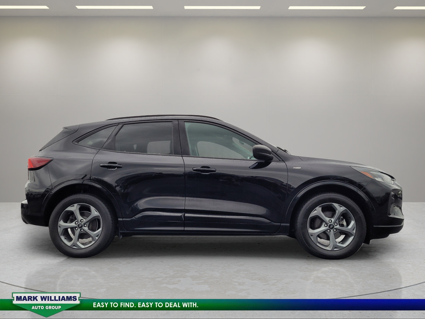 Used 2023 Ford Escape ST-Line w/ Tech Pack #1 AWD/4WD image 2