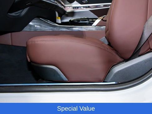 Used 2025 BMW 760i xDrive AWD/4WD image 16