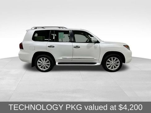 Used 2008 Lexus LX 570 4WD w/ Technology Pkg image 4