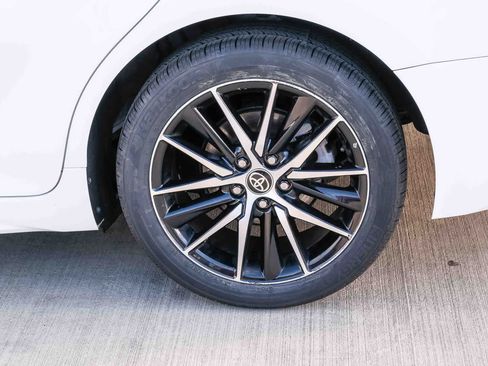 Used 2023 Toyota Camry SE w/ Convenience Package FWD image 9