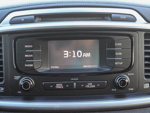 Used 2017 Kia Sorento LX image 15