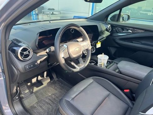 Used 2024 Chevrolet Blazer EV LT AWD/4WD image 9