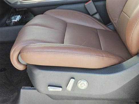 New 2025 Lincoln Navigator L Reserve image 22