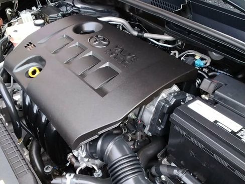 Used 2019 Toyota C-HR XLE image 25