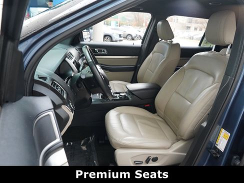 Used 2018 Ford Explorer XLT w/ Equipment Group 202A image 25