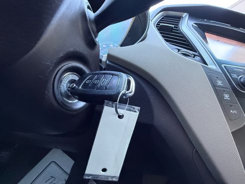 Used 2019 Hyundai Santa Fe XL SE image 30