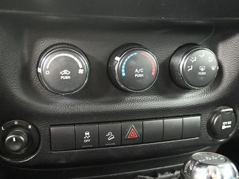 Used 2016 Jeep Wrangler Unlimited Sport w/ Quick Order Package 24S image 12