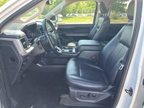 Used 2024 Ford Expedition XLT RWD image 24