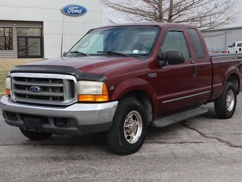 Used 2000 Ford F250 Lariat image 2