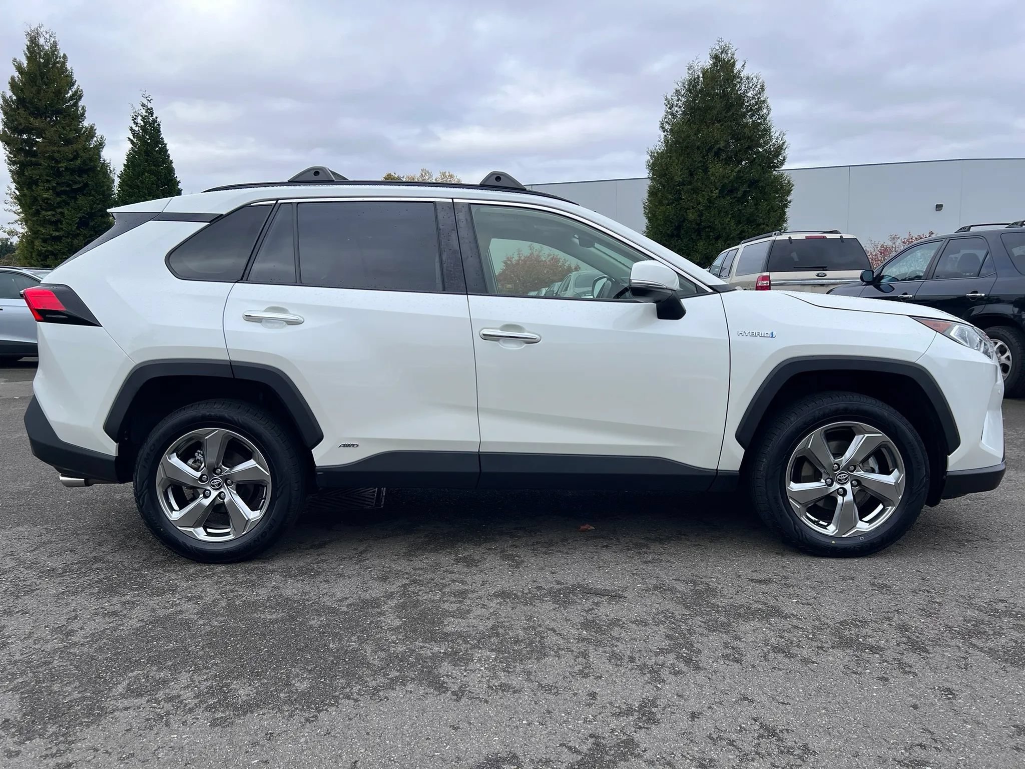 Used 2020 Toyota RAV4 Limited w/ All Weather Liner Package AWD/4WD image 8