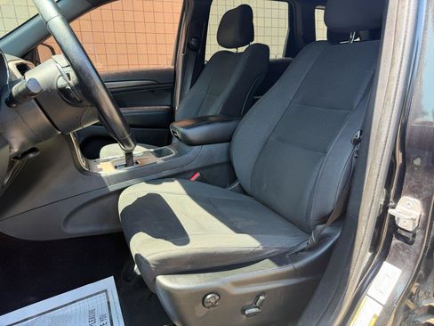 Used 2014 Jeep Grand Cherokee Laredo w/ Quick Order Package 23E AWD/4WD image 19