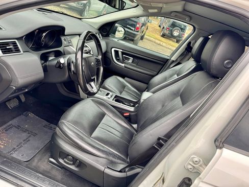Used 2018 Land Rover Discovery Sport HSE image 18