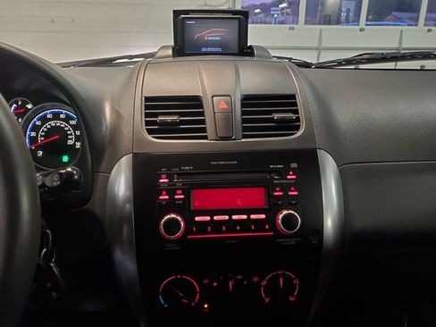 Used 2010 Suzuki SX4 AWD Hatchback image 18