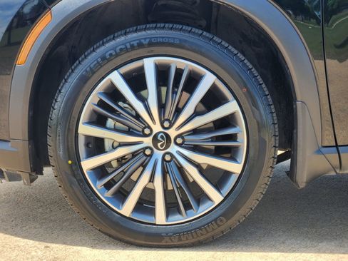 Used 2023 INFINITI QX60 Sensory w/ Cargo Package AWD/4WD image 14