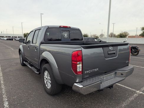 Used 2017 Nissan Frontier SV image 8