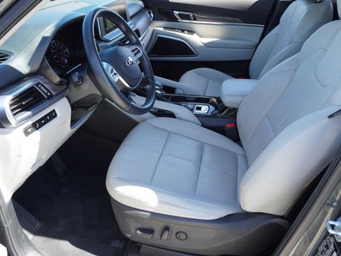 Used 2020 Kia Telluride EX image 13