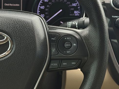 Used 2019 Toyota Camry LE w/ Sunroof Package FWD image 18