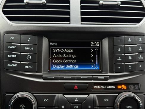 Used 2017 Ford Explorer XLT image 28