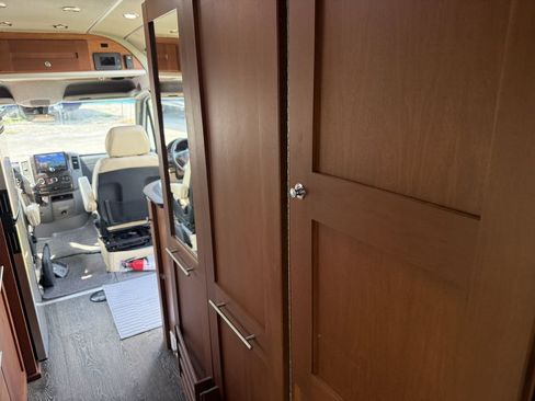 Used 2017 Mercedes-Benz Sprinter 3500 image 39