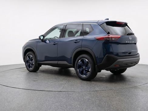 Used 2025 Nissan Rogue SV AWD/4WD image 6