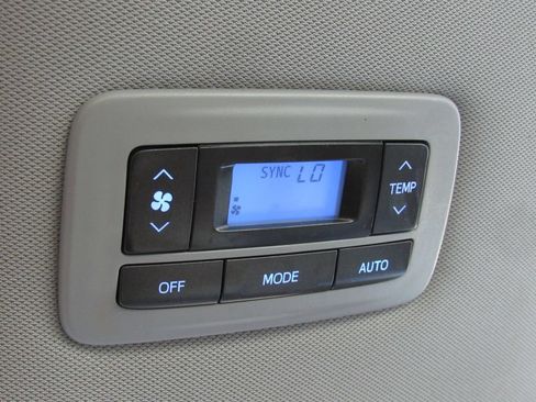 Used 2015 Toyota Sienna XLE w/ XLE Navigation Package AWD/4WD image 35