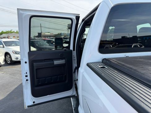 Used 2016 Ford F250 Lariat w/ Lariat Ultimate Package AWD/4WD image 33