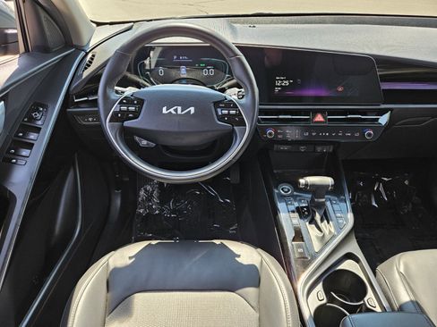 Used 2023 Kia Niro EX FWD image 12