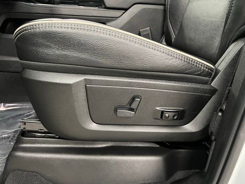 Used 2024 RAM 2500 Limited image 26