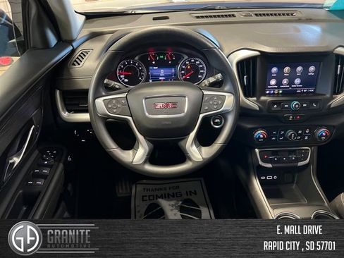 Used 2022 GMC Terrain SLE w/ Driver Convenience Package image 13