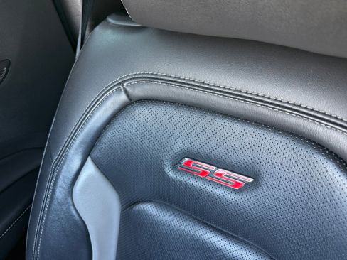 Used 2019 Chevrolet Camaro SS RWD image 18