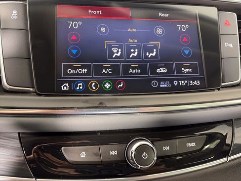 Used 2021 Buick Enclave Essence w/ Sport Touring Edition FWD image 23