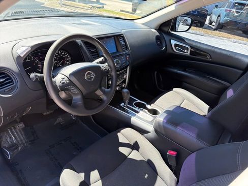 Used 2020 Nissan Pathfinder S image 13