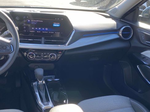 Used 2025 Chevrolet Trax LT image 18