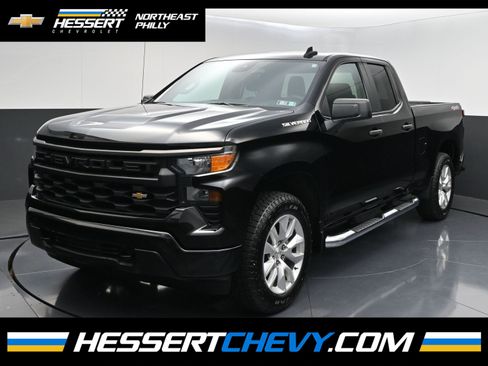 Used 2023 Chevrolet Silverado 1500 Custom AWD/4WD image 1