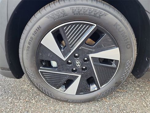 New 2025 Hyundai Ioniq 5 SE image 30