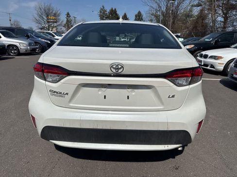 Used 2020 Toyota Corolla LE image 3