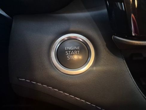 Certified 2025 Toyota Highlander XLE image 23