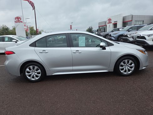 Certified 2024 Toyota Corolla LE image 2