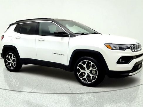 Used 2024 Jeep Compass Limited AWD/4WD image 3