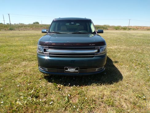 Used 2016 Ford Flex Limited w/ Equipment Group 301A AWD/4WD image 2